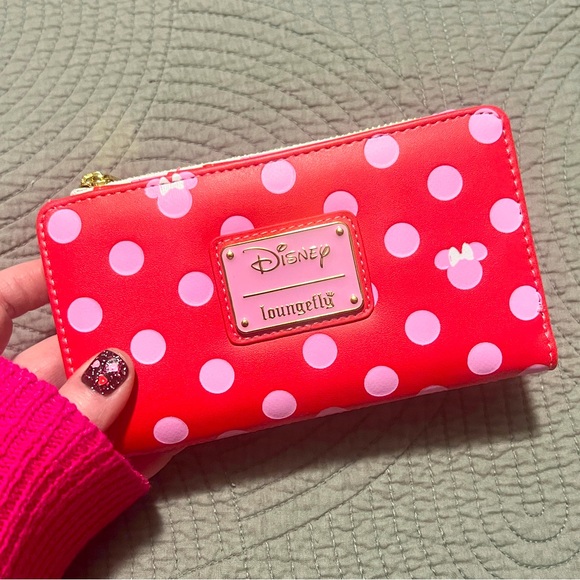 Loungefly Handbags - EUC Disney Valentine Minnie Loungefly Wallet Polka Dot pink and red